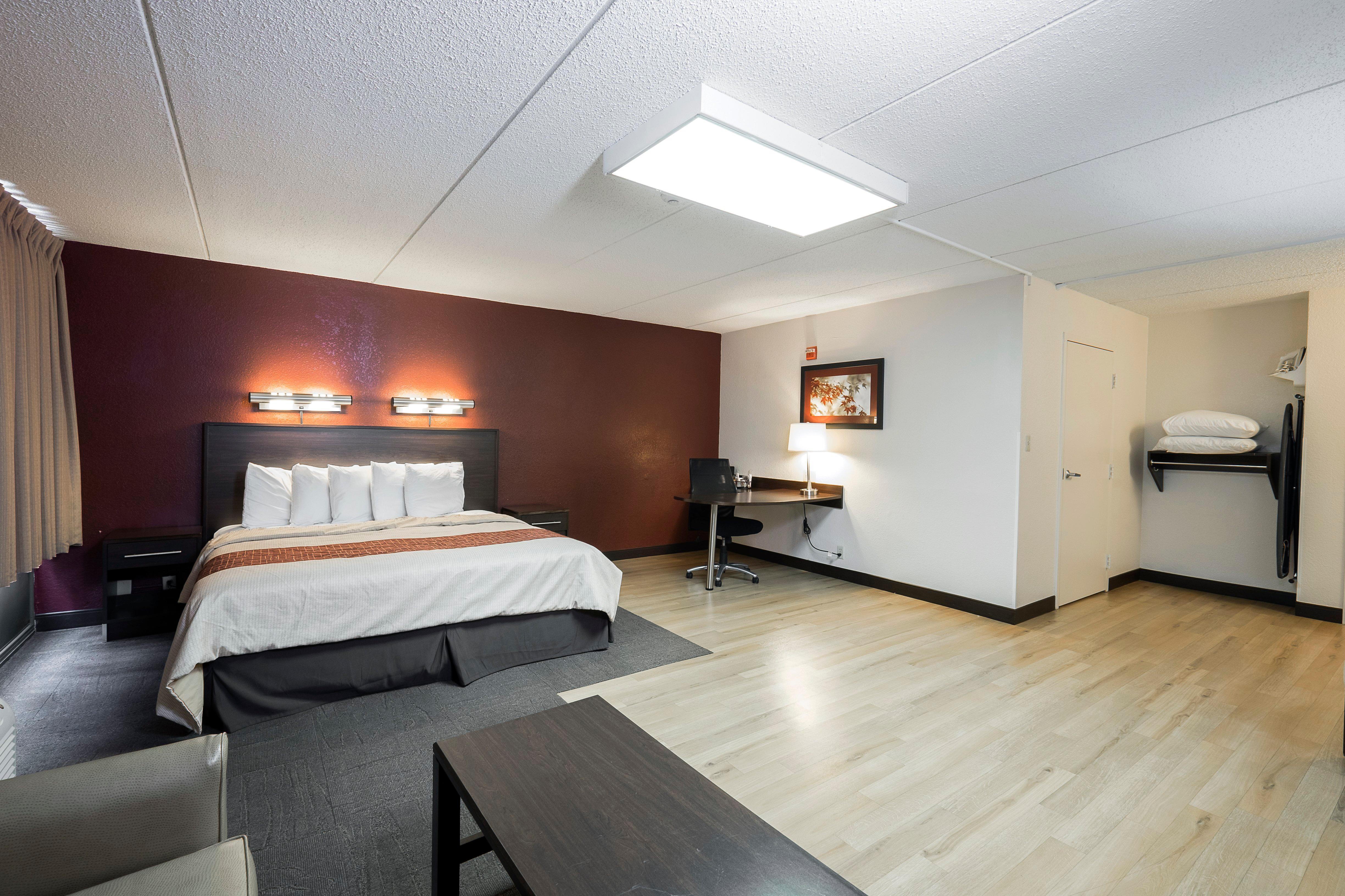 Red Roof Inn Plus+ Boston - Woburn/ Burlington Exterior foto